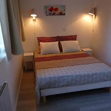La Saluade, Pour Curistes Ou Vacanciers Greoux-les-Bains