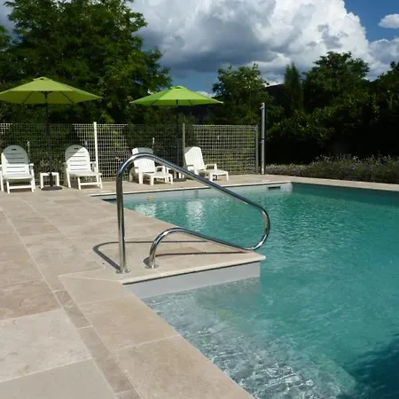 La Saluade, Pour Curistes Ou Vacanciers *