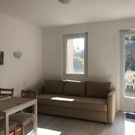 La Saluade, Pour Curistes Ou Vacanciers Gréoux-les-Bains